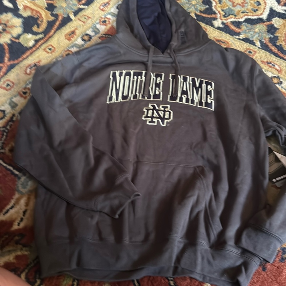 Colosseum Notre Dame Men’s Charcoal Geey Hoodie NWT size Large